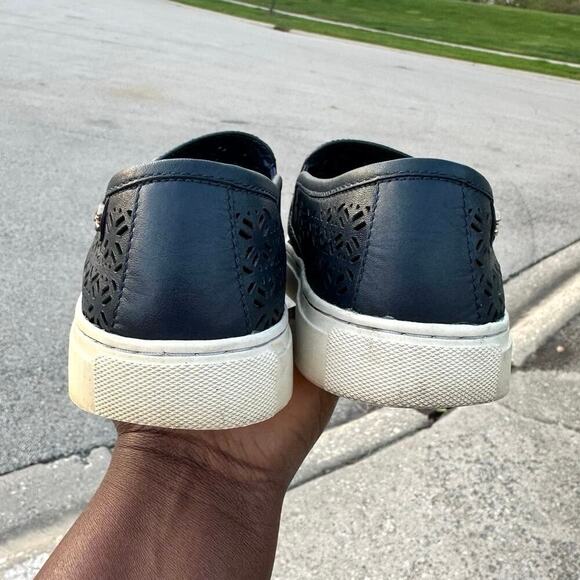 Tory Burch Women’s Lennon Laser Cut Perforated‎ Slip On Sneakers Size 8 Blue - Picture 15 of 17